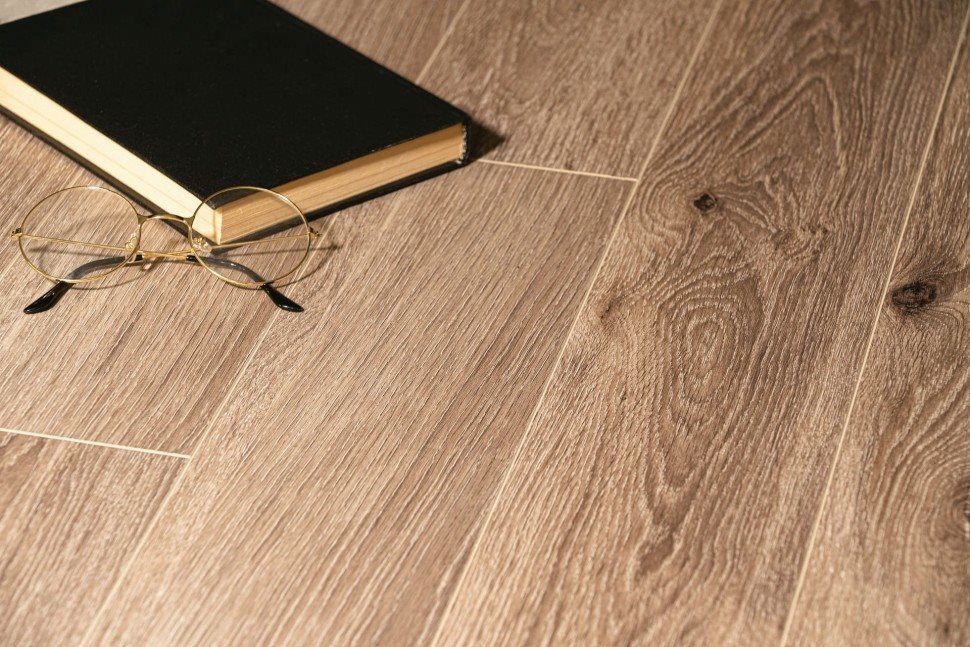 Виниловый ламинат "Bonkeel" Style Дуб Матира (1200*125*4 мм) — купить в Энгельсе