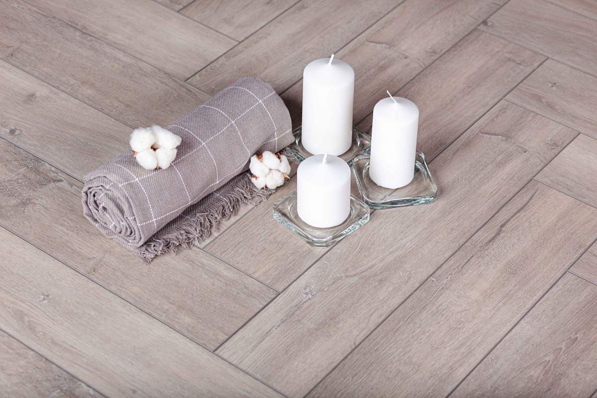 Замковая ПВХ плитка "Aberhof" Carmelita 1682 (615*123*5 мм) — купить в Энгельсе