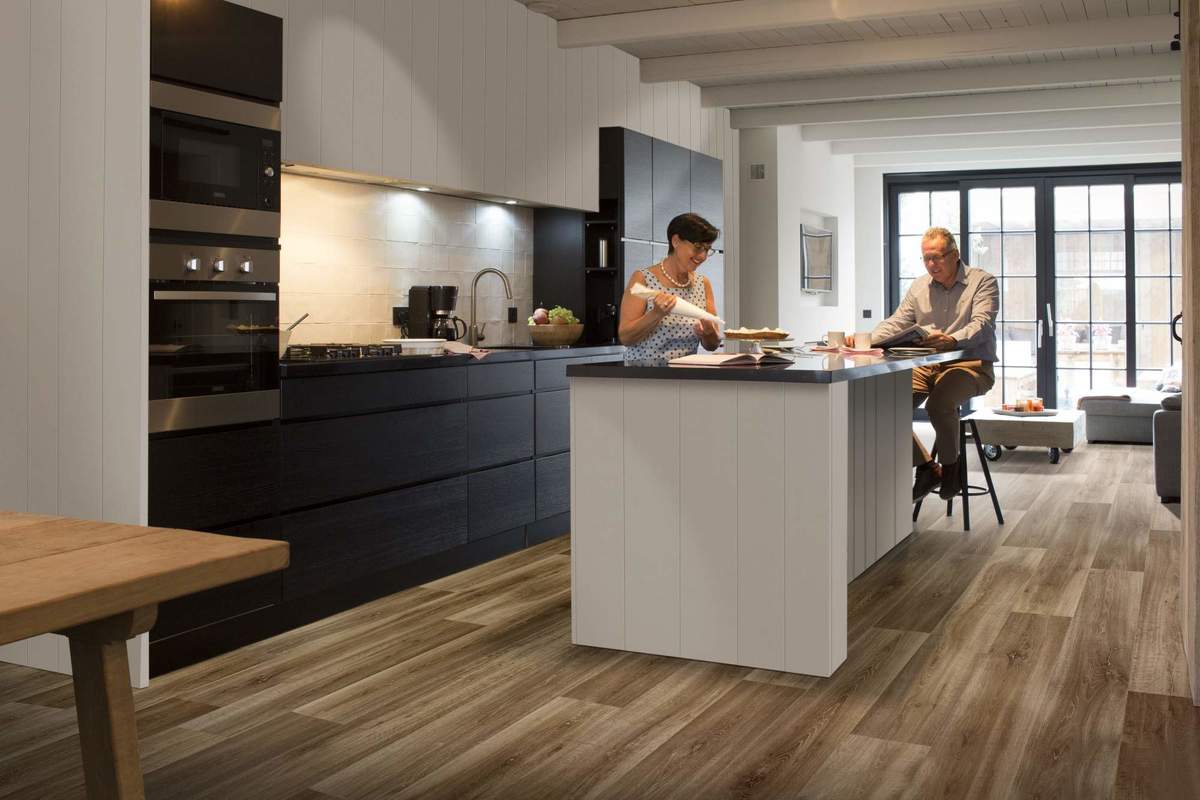 Замковая ПВХ плитка "Berry Alloc" Pureclick 55 LIME OAK 966D (204*1326*5 мм) — купить в Энгельсе