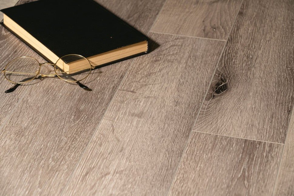 Виниловый ламинат "Bonkeel" Style Дуб Чесил (1200*125*4 мм) — купить в Энгельсе