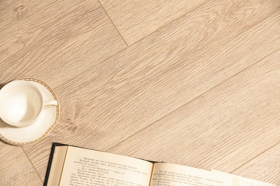 Виниловый ламинат "Bonkeel" Style Дуб Гарднер (1200*125*4 мм) — купить в Энгельсе