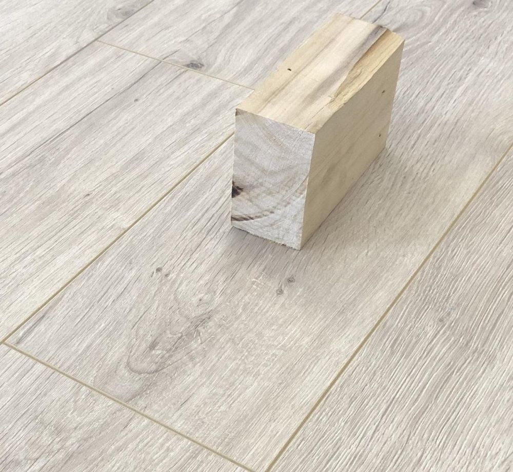 Ламинат "SunFloor" 8/33 4NV Дуб Эри 55 (1380*159*8 мм) — купить в Энгельсе