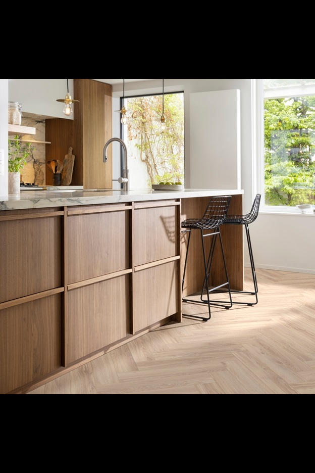 Замковая ПВХ плитка Blackjack Oak 22210 (630*126*6 мм) — купить в Энгельсе