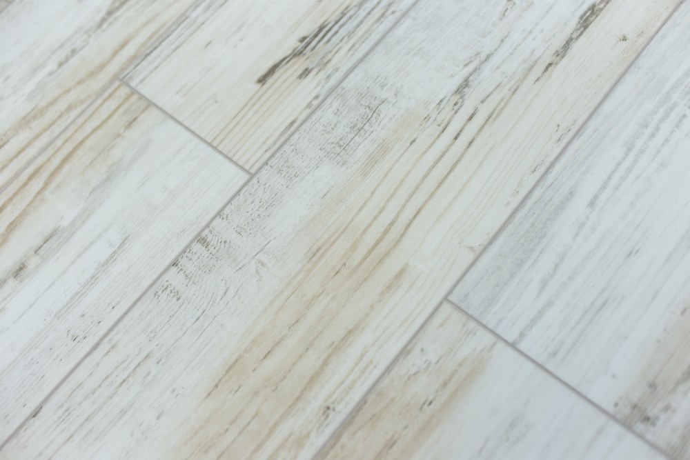 Замковая ПВХ плитка "Art Tile" Берёза Прованс (1220*152*5 мм) — купить в Энгельсе